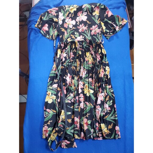 Pretty Little Thing floral pleated midi Dress Hotsell Size 8  NEW - Picture 15 of 16